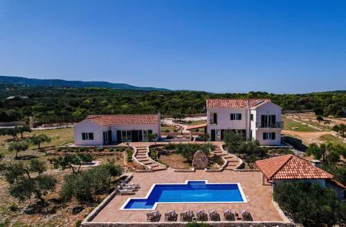 Ferienhaus In Pučišća Mit Privatem Pool