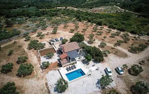 Lovely Home In Pucisca - Praznica