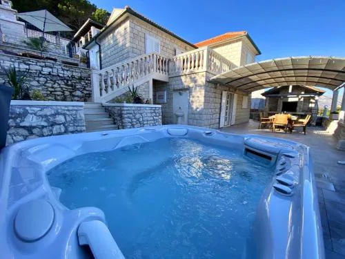 Villa FJERA - sea view, hot tubs, terrace, BBQ