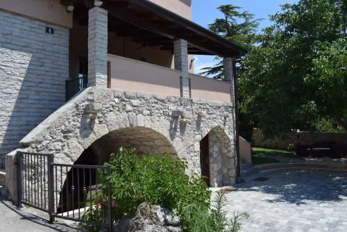 Apartments Kamelija