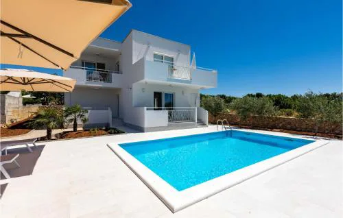 Pet Friendly Home In Punat With Kitchen