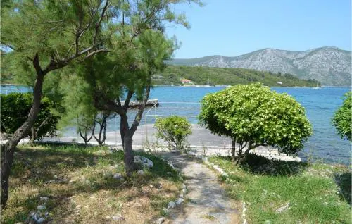 Nice Apartment In Racisce With Wifi