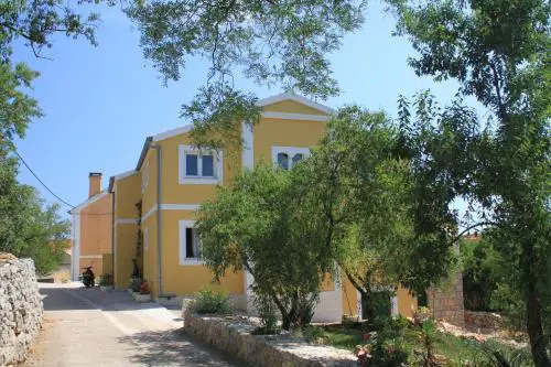Family friendly apartments with a swimming pool Sali, Dugi otok - 8083