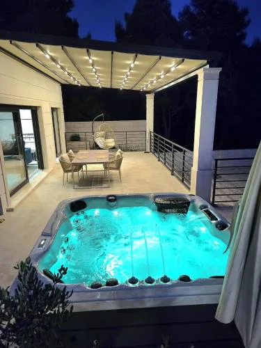Casa Bianca Island Escape