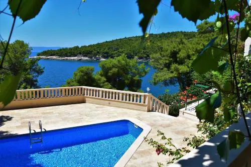 Villa Sunny direkt am Strand, mit Pool