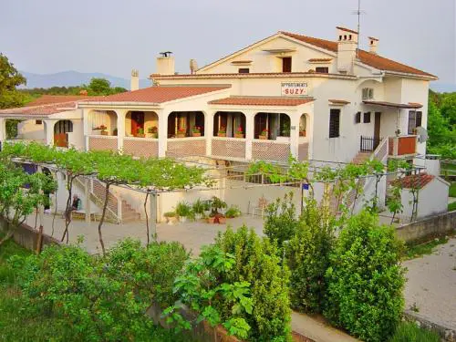 Apartments Andela J