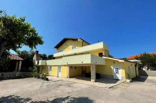 Apartments with parking space Polje, Krk - 18669