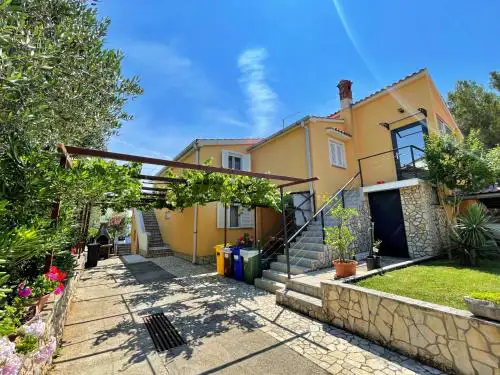 Apartments with parking space Silo, Krk - 18757