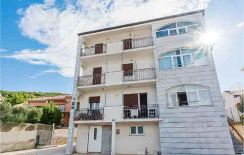 Amazing Apartment In Slatine