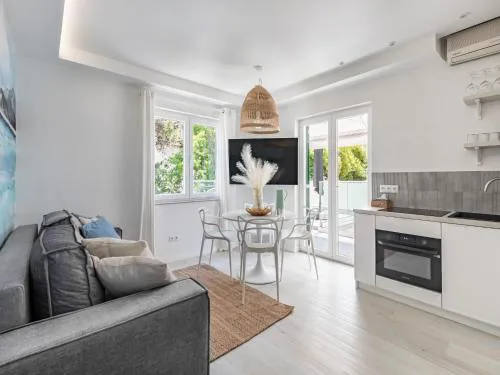 Coastal Charm- A Home by the Waves, cleaning included