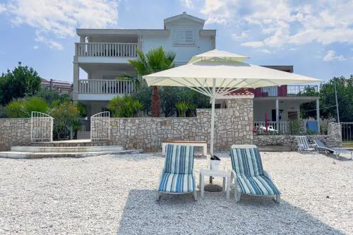 Apartment Arbanija 14825b