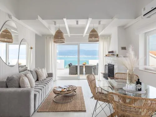 Serene Stay Near Slatine Beach, cleaning included