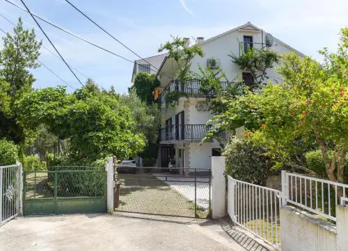 Apartment Villa Iskra