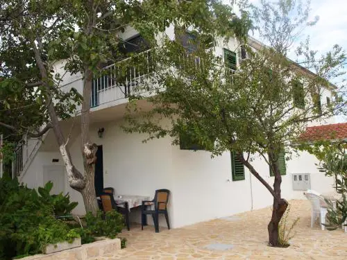 Enjoy a cozy apartment in Slatine 65 m² with terrace