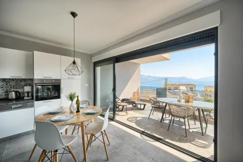 Petra's Place - Sea view apartment