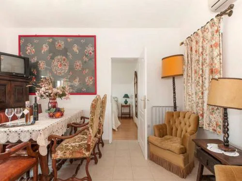 Bertie's Lodge - Standard Two Bedroom Apartment with Balcony and Sea view A0