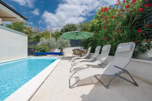 Lulani Soline Pool Apartment