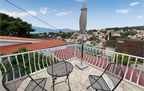 3 Bedroom Awesome Home In Splitska