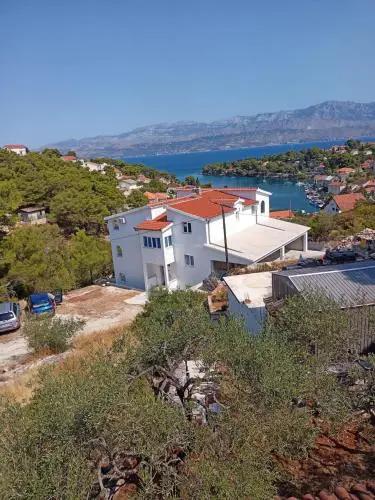 Apartments with parking space Splitska, Brac - 21974