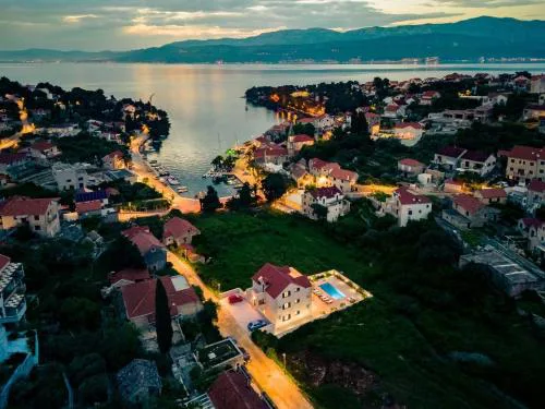 Seaside luxury villa with a swimming pool Splitska, Brac - 23815
