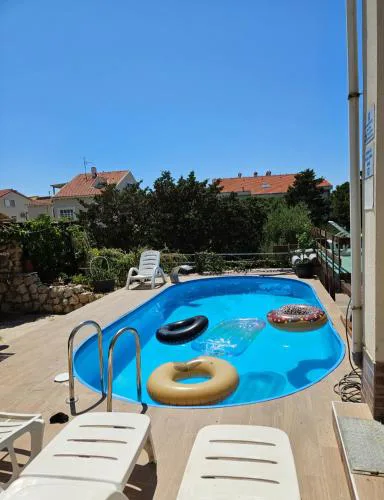 Apartmani Kasteljan 7, Stara novalja