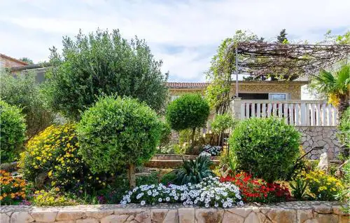 Amazing Home In Stari Grad