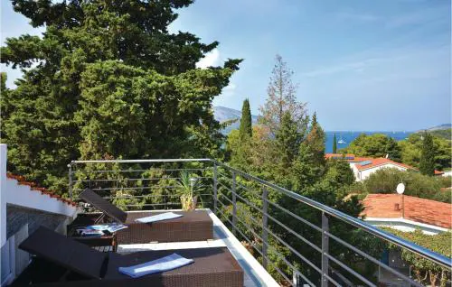 One-Bedroom Apartment In Stari Grad
