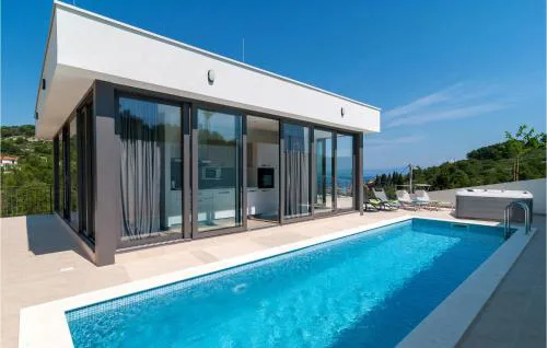 Amazing Home In Stomorska