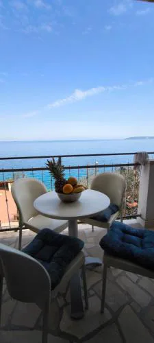 Apartman None