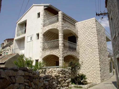Apartments Vini and Ivana