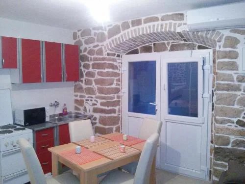 Holiday House Popovic