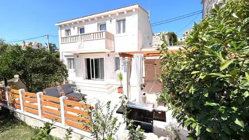 BUKY HOUSE