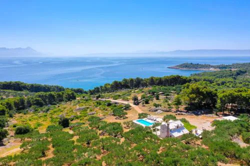 Unique villa in olive field with salted swimming pool-Villa Frida