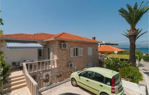 2 Bedroom Stunning Apartment In Supetar