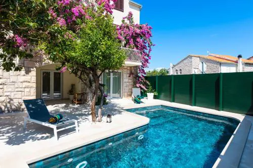 Apartment Bracholet