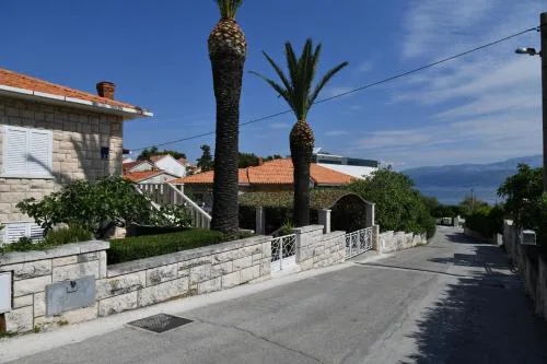 Apartment near sea