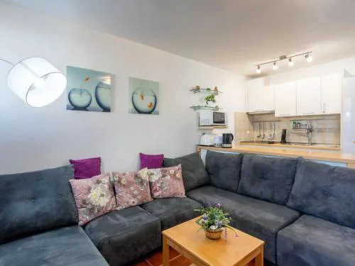 Apartment Zara - Two Bedroom Apartment with Balcony - ST