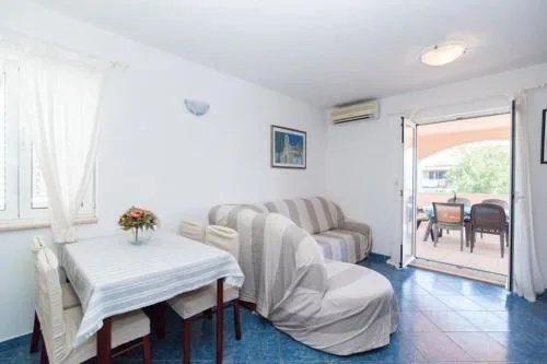 Apartments Batinic - One Bedroom Apartment with Terrace ST