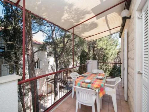 Apartments Boguvila - Two-Bedroom Economy Apartment with Terrace A5 - ST