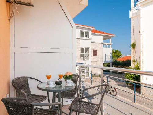 Apartments Island Beat - One Bedroom Apartment with Balcony and Sea View A7 ST