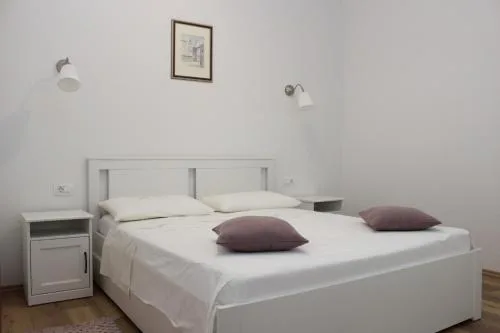 Apartments Mladineo