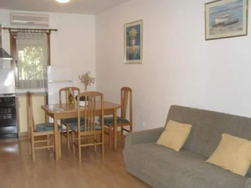 Apartments White House - One Bedroom apartment with Balcony 4
