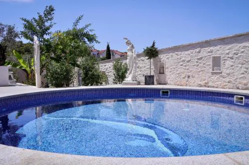 Luxury Villa Karla next to Beach on Island Brač