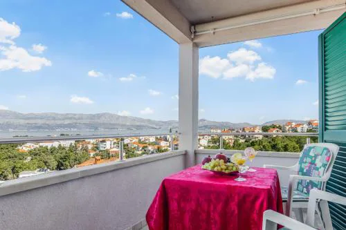 Spacious & Charming Apartment 128 m2 with Sea View