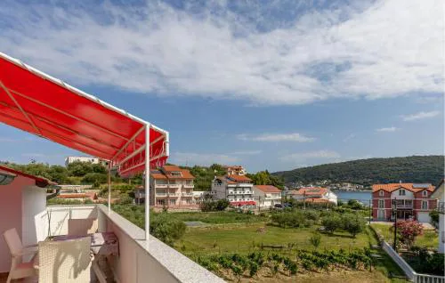Beautiful Apartment In Supetarska Draga