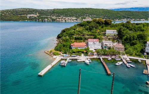 Gorgeous Apartment In Supetarska Draga