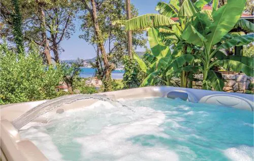 Nice Home In Supetarska Draga With Wifi