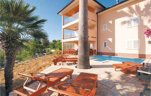 Stunning Home In Supetarska Draga