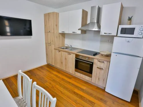 Apartments Lenka - Two Bedroom Apartment with Garden Terrace A4