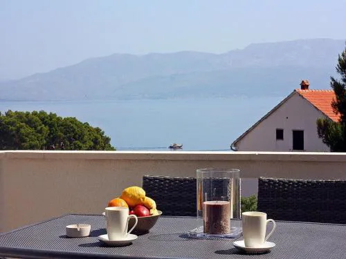 Apartments Tomy - One Bedroom Apartment with Balcony and Sea view Apartment 1